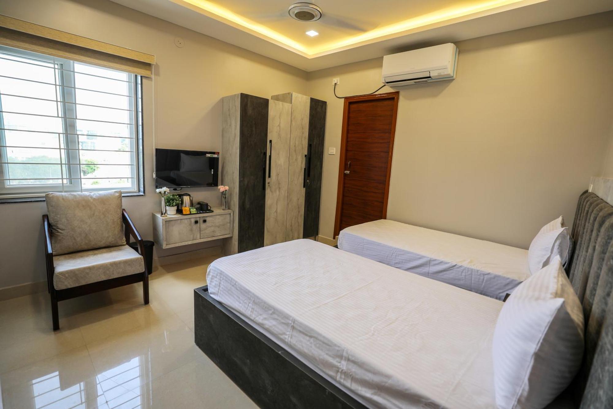 Hotel Ceasta, Beside Us Consulate Hyderabad, Gachibowli Gundipet Exterior foto